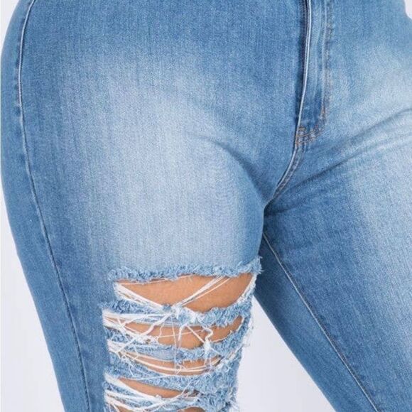 Plus Size Distressed Jeans- NWT - Picture 7 of 12